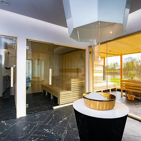 Liget Wellness Es Konferencia Hotel Sarvaš