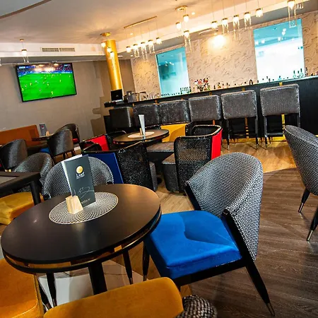 Liget Wellness Es Konferencia Hotel Sarvaš