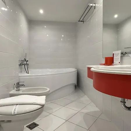 Liget Wellness Es Konferencia Otel