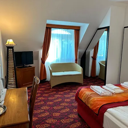 Liget Wellness Es Konferencia Hotel Sarvaš