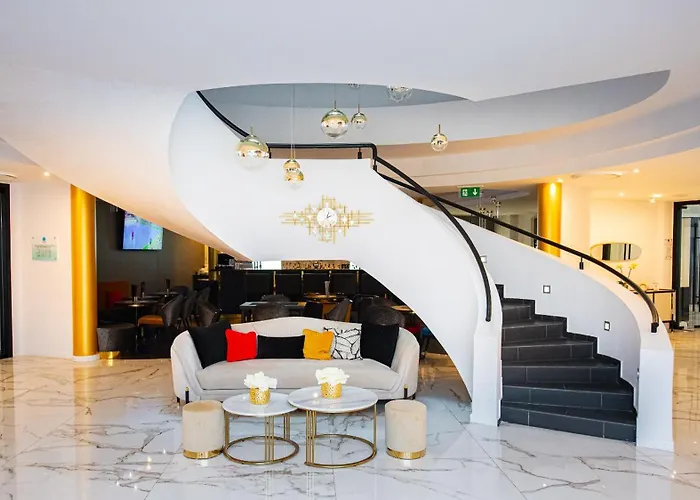 Liget Wellness Es Konferencia 호텔