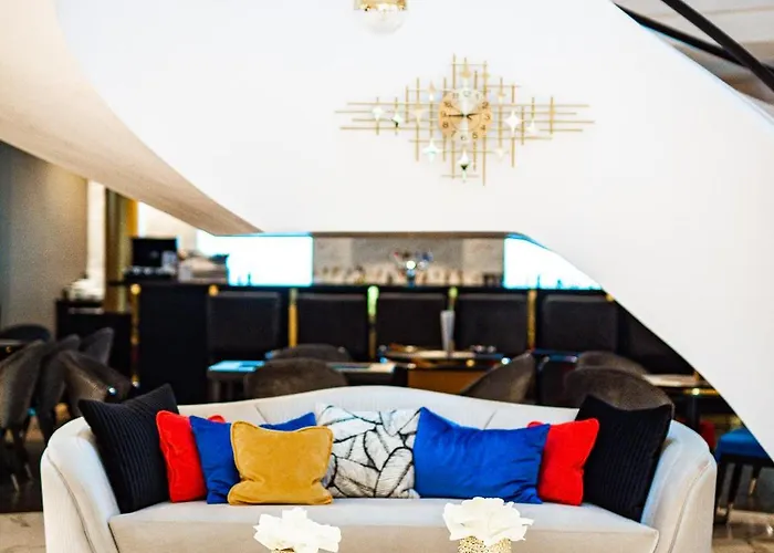Liget Wellness Es Konferencia 호텔 4*